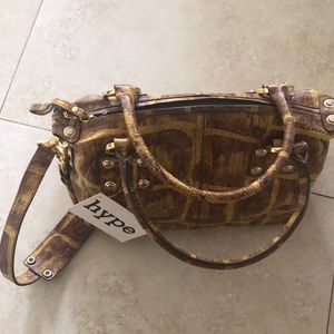 Hype mustard color purse with zipper and 2 handles